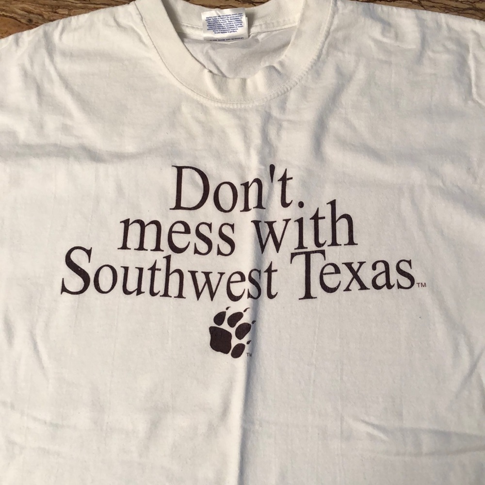 Adult Men’s M - T-shirt.  SWT Bobcats - White  MED